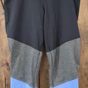 Large Avia Capri Pants Blue Charcoal Black Womens 19” Inseam C2558